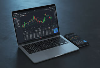 Monitore a atividade — rastreamento do histórico de negociações e rendimento dos fundos